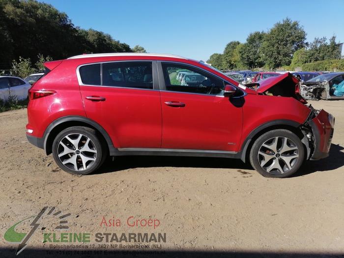 Kia Sportage 2.0 CRDi 136 16V VGT 4x4 Sloopvoertuig (2017, Rood)
