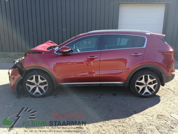 Kia Sportage 2.0 CRDi 136 16V VGT 4x4 Sloopvoertuig (2017, Rood)