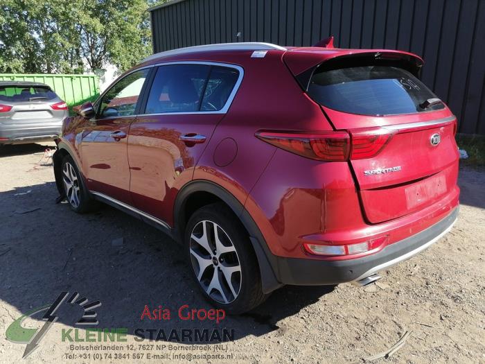 Kia Sportage 2.0 CRDi 136 16V VGT 4x4 Sloopvoertuig (2017, Rood)