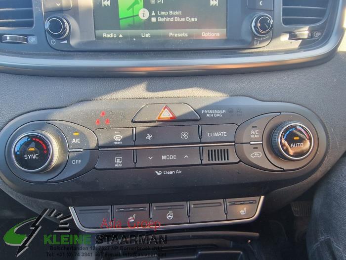 Kia Sorento III 2.2 CRDi 16V VGT 4x4 Sloopvoertuig (2016, Donker, Grijs)