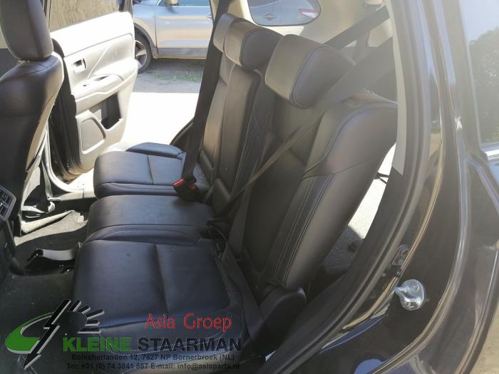 Mitsubishi Outlander 2.0 16V 4x4 Sloopvoertuig (2019, Zwart)