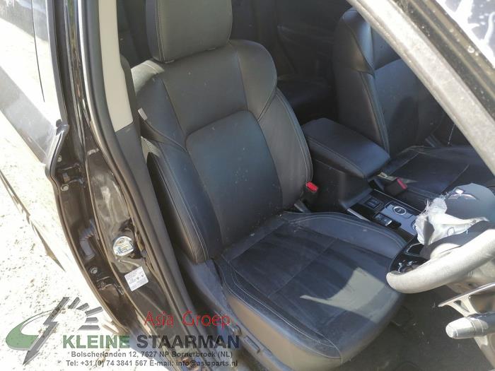 Mitsubishi Outlander 2.0 16V 4x4 Sloopvoertuig (2019, Zwart)