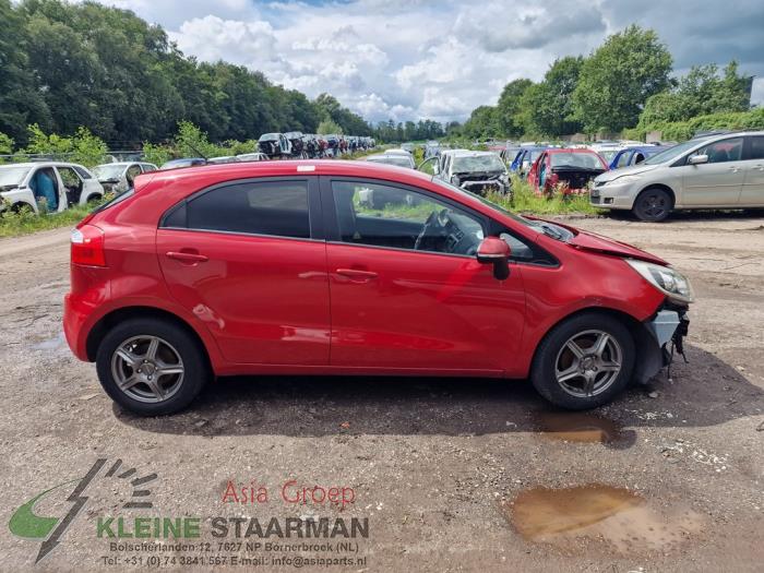 Kia Rio III 1.2 CVVT 16V Sloopvoertuig (2013, Rood)