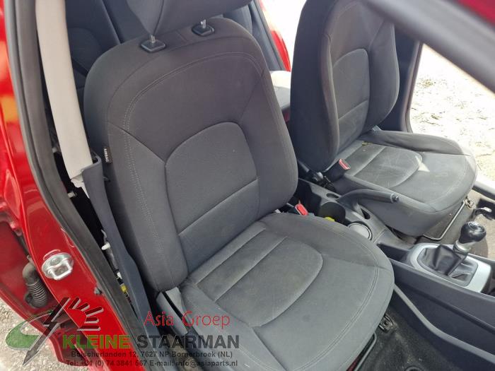 Kia Rio III 1.2 CVVT 16V Sloopvoertuig (2013, Rood)