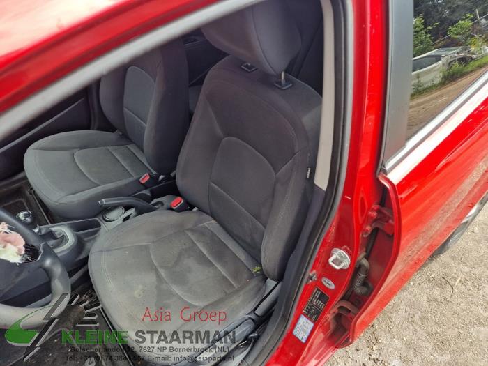 Kia Rio III 1.2 CVVT 16V Sloopvoertuig (2013, Rood)