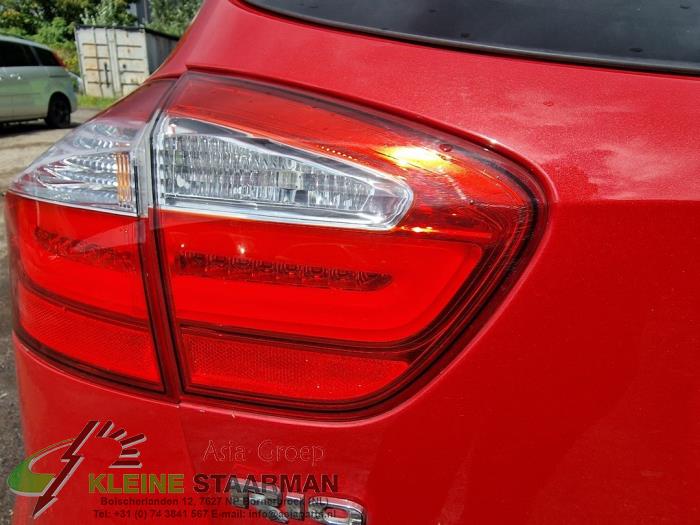 Kia Rio III 1.2 CVVT 16V Sloopvoertuig (2013, Rood)