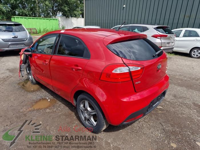 Kia Rio III 1.2 CVVT 16V Sloopvoertuig (2013, Rood)