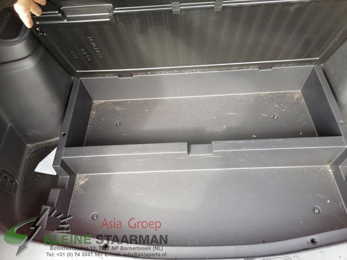 Mitsubishi Outlander 2.2 DI-D 16V Clear Tec 4x4 Sloopvoertuig (2018, Rood)