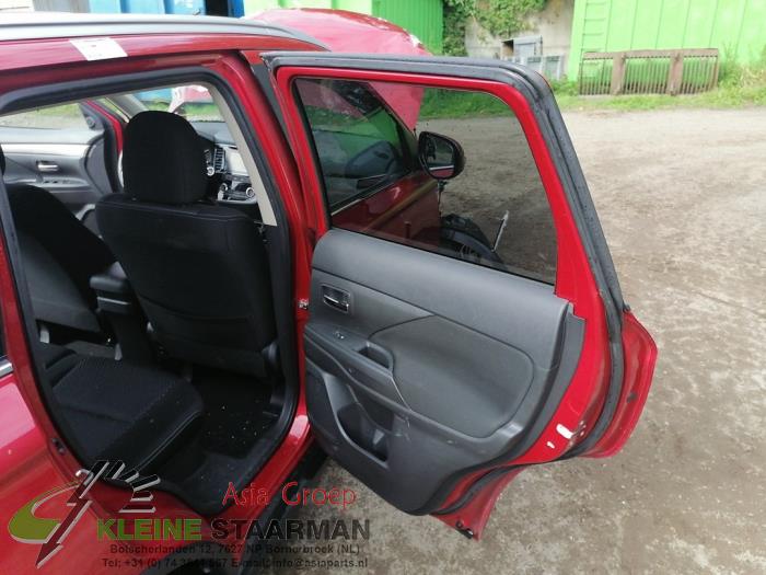 Mitsubishi Outlander 2.2 DI-D 16V Clear Tec 4x4 Sloopvoertuig (2018, Rood)