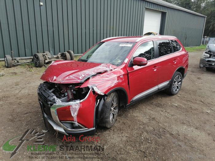 Mitsubishi Outlander 2.2 DI-D 16V Clear Tec 4x4 Sloopvoertuig (2018, Rood)