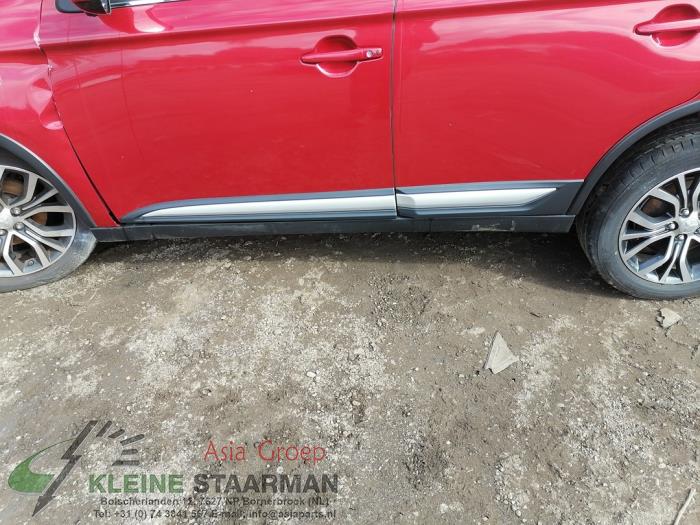 Mitsubishi Outlander 2.2 DI-D 16V Clear Tec 4x4 Sloopvoertuig (2018, Rood)