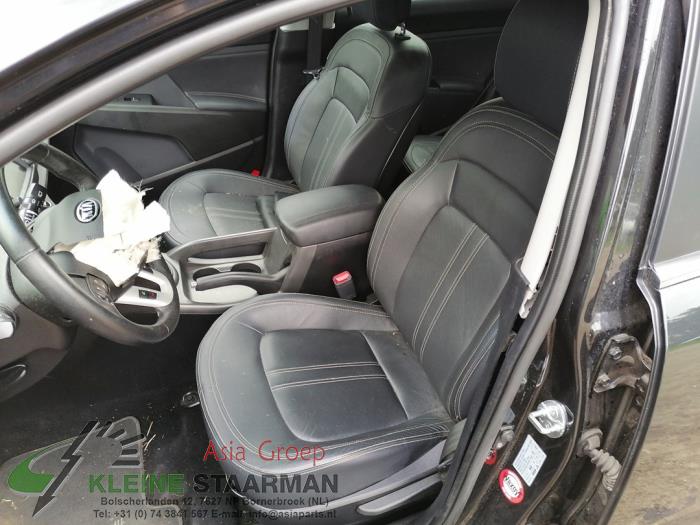 Kia Sportage 2.0 CVVT 16V 4x2 Sloopvoertuig (2013, Zwart)