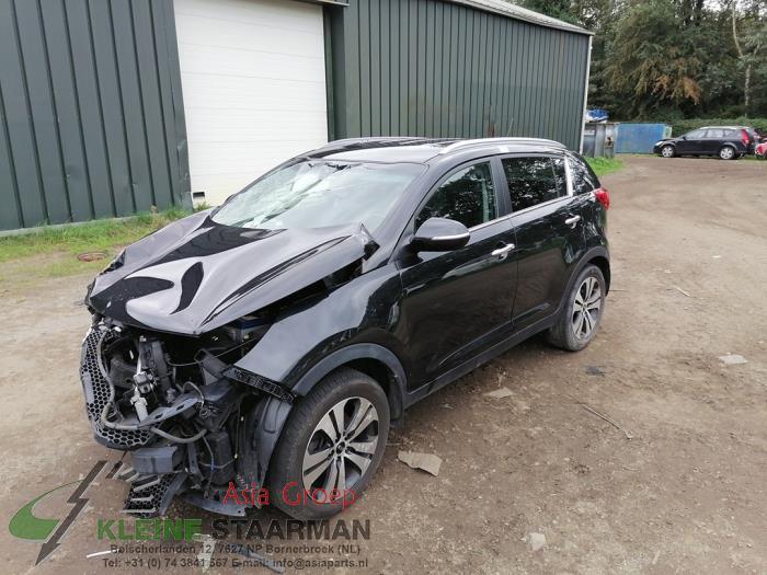 Kia Sportage 2.0 CVVT 16V 4x2 Sloopvoertuig (2013, Zwart)