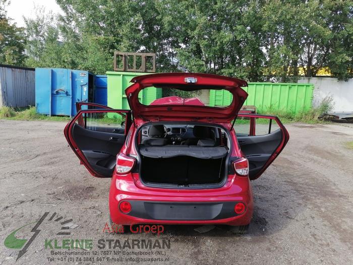 Hyundai i10 1.0 12V Sloopvoertuig (2018, Rood)