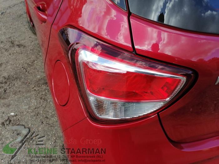 Hyundai i10 1.0 12V Sloopvoertuig (2018, Rood)