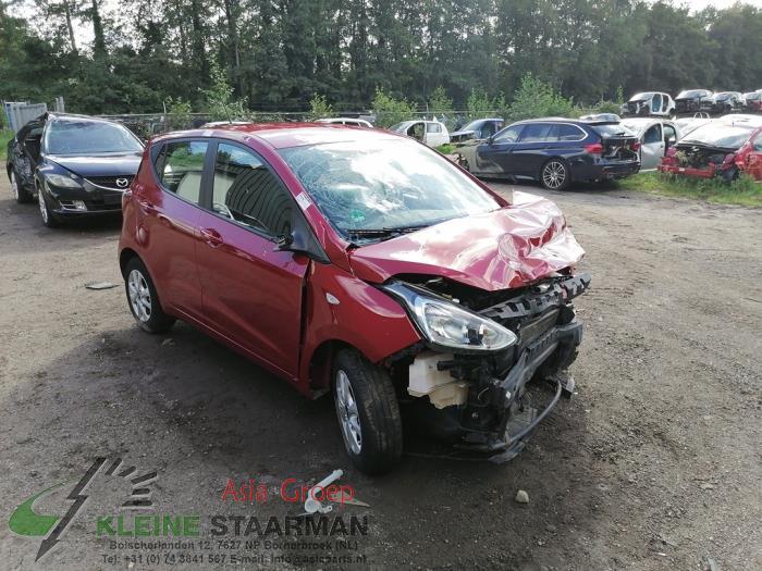 Hyundai i10 1.0 12V Sloopvoertuig (2018, Rood)