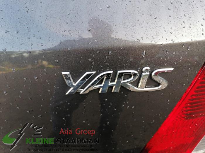 Toyota Yaris II 1.33 16V Dual VVT-I Sloopvoertuig (2009, Grijs)