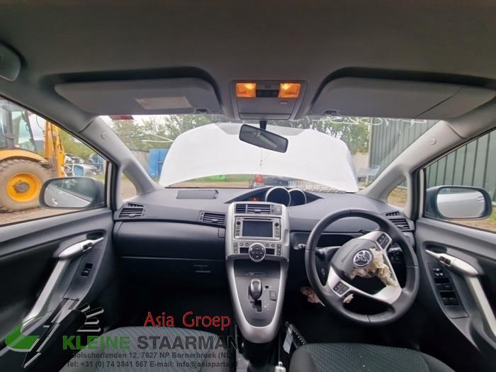 Toyota Verso 1.8 16V VVT-i Sloopvoertuig (2013, Grijs)