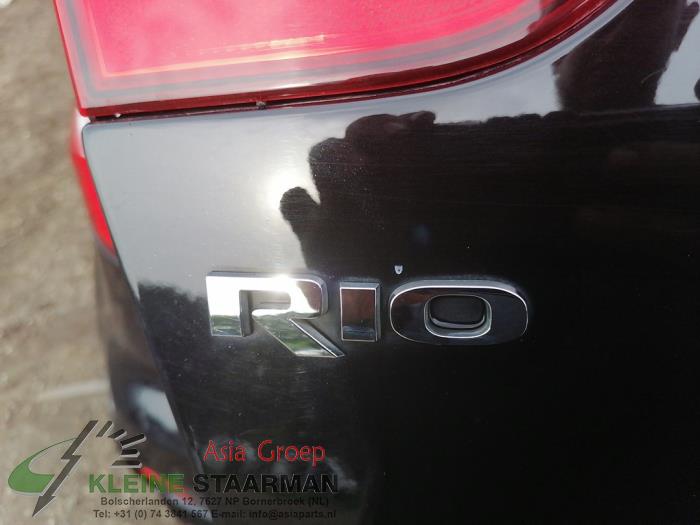 Kia Rio III 1.4 CVVT 16V Sloopvoertuig (2016, Zwart)