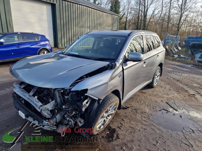 Mitsubishi Outlander 2.0 16V PHEV 4x4 Sloopvoertuig (2015, Donker, Grijs)
