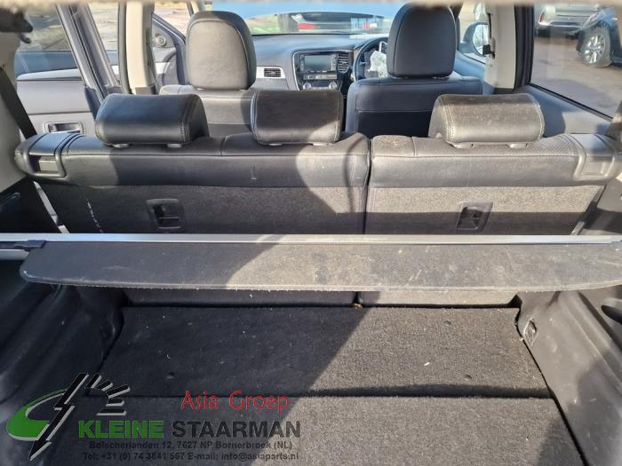 Mitsubishi Outlander 2.0 16V PHEV 4x4 Sloopvoertuig (2015, Donker, Grijs)