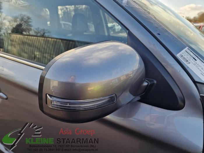 Mitsubishi Outlander 2.0 16V PHEV 4x4 Sloopvoertuig (2015, Donker, Grijs)