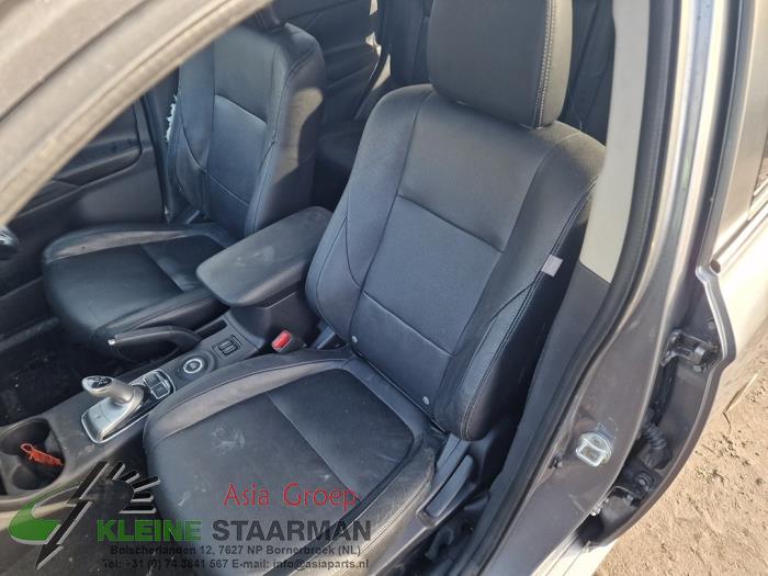 Mitsubishi Outlander 2.0 16V PHEV 4x4 Sloopvoertuig (2015, Donker, Grijs)