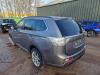 Mitsubishi Outlander 2.0 16V PHEV 4x4 Sloopvoertuig (2015, Donker, Grijs)