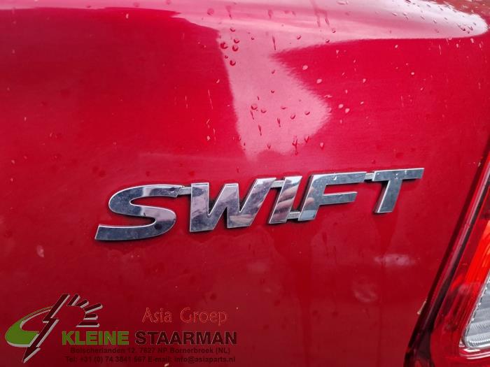 Suzuki Swift 1.0 Booster Jet Turbo 12V Sloopvoertuig (2018, Rood)