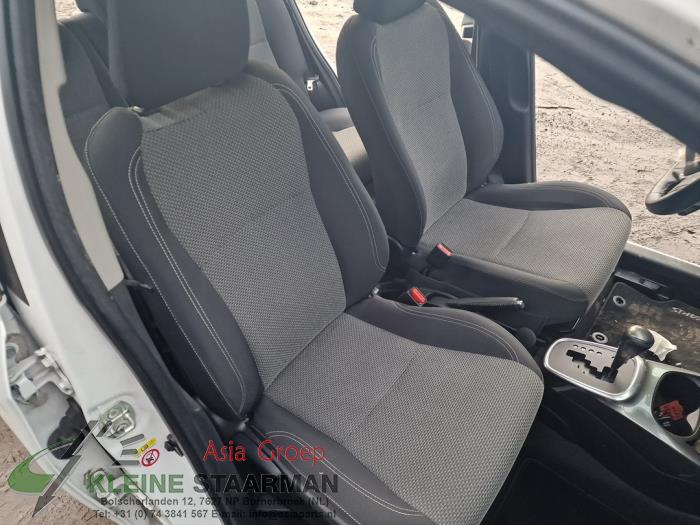 Toyota Yaris III 1.5 16V Hybrid Sloopvoertuig (2015, Wit)