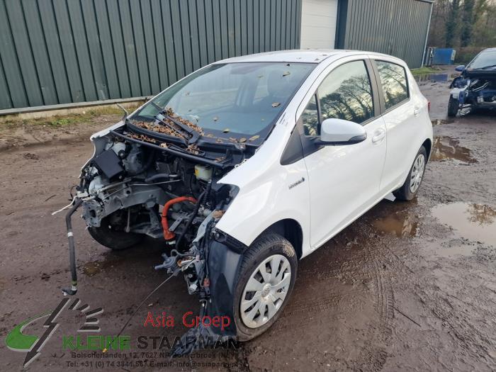 Toyota Yaris III 1.5 16V Hybrid Sloopvoertuig (2015, Wit)