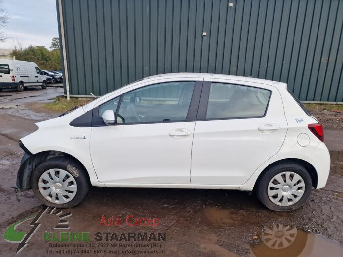Toyota Yaris III 1.5 16V Hybrid Sloopvoertuig (2015, Wit)