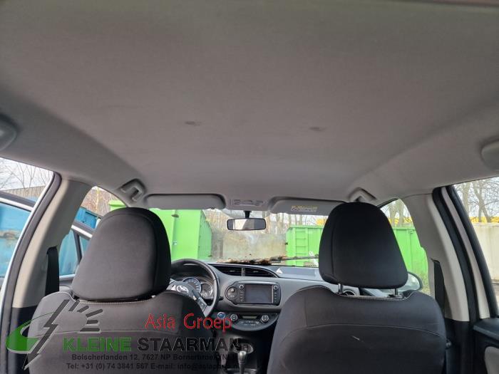 Toyota Yaris III 1.5 16V Hybrid Sloopvoertuig (2015, Wit)