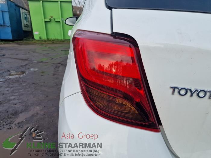 Toyota Yaris III 1.5 16V Hybrid Sloopvoertuig (2015, Wit)