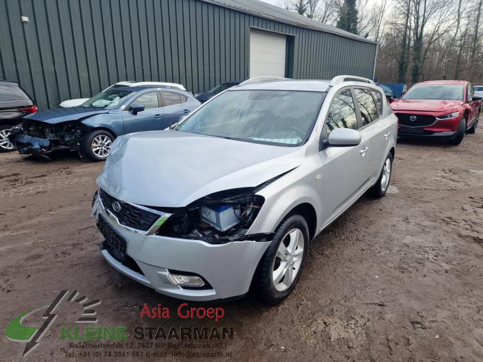Kia Cee'd Sporty Wagon 1.4 16V Sloopvoertuig (2010, Grijs)