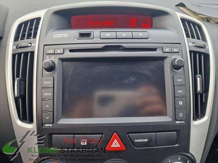 Kia Cee'd Sporty Wagon 1.4 16V Sloopvoertuig (2010, Grijs)