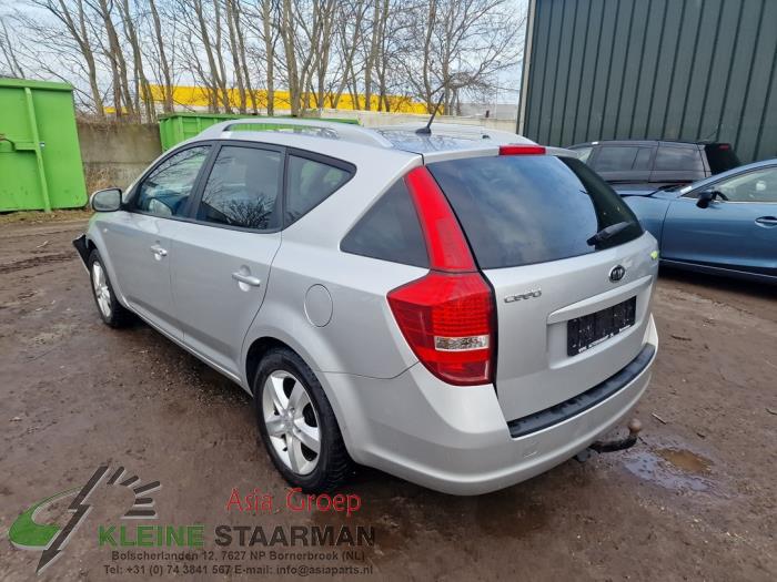 Kia Cee'd Sporty Wagon 1.4 16V Sloopvoertuig (2010, Grijs)