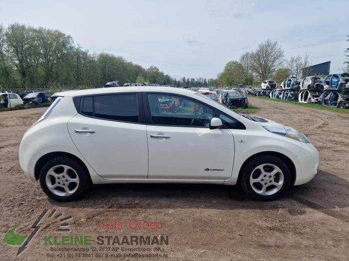 Nissan Leaf Leaf Sloopvoertuig (2016, Wit)