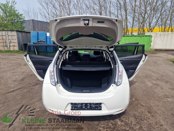 Nissan Leaf Leaf Sloopvoertuig (2016, Wit)