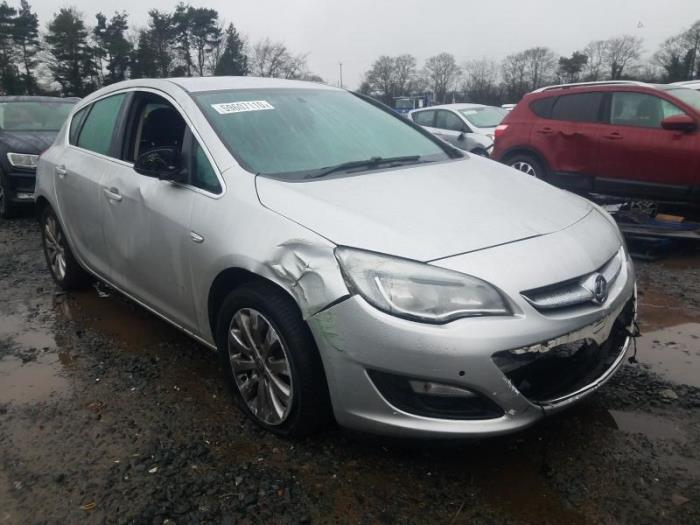 Opel Astra J 1.6 CDTI 16V Sloopvoertuig (2015, Zilvergrijs)