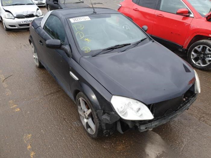 Opel Tigra Twin Top 1.4 16V Sloopvoertuig (2008, Zwart)