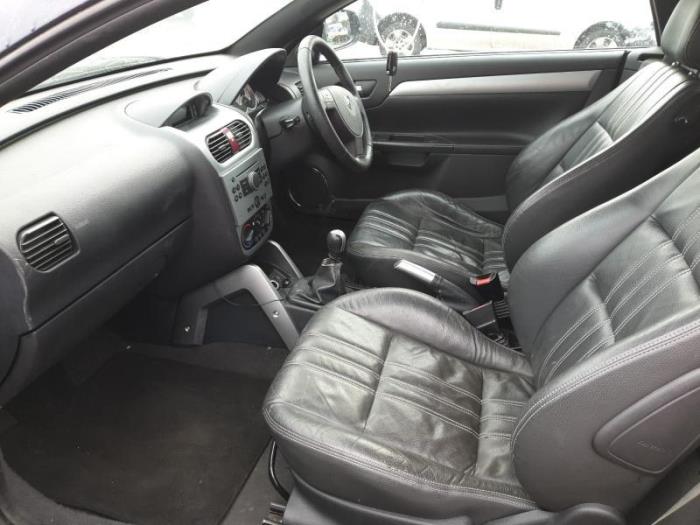 Opel Tigra Twin Top 1.4 16V Sloopvoertuig (2008, Zwart)