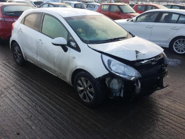 Kia Rio III 1.2 CVVT 16V Sloopvoertuig (2015, Wit)