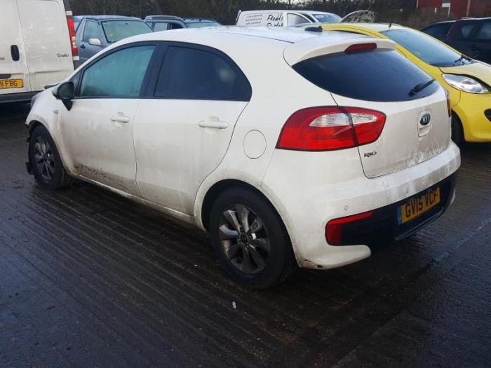 Kia Rio III 1.2 CVVT 16V Sloopvoertuig (2015, Wit)