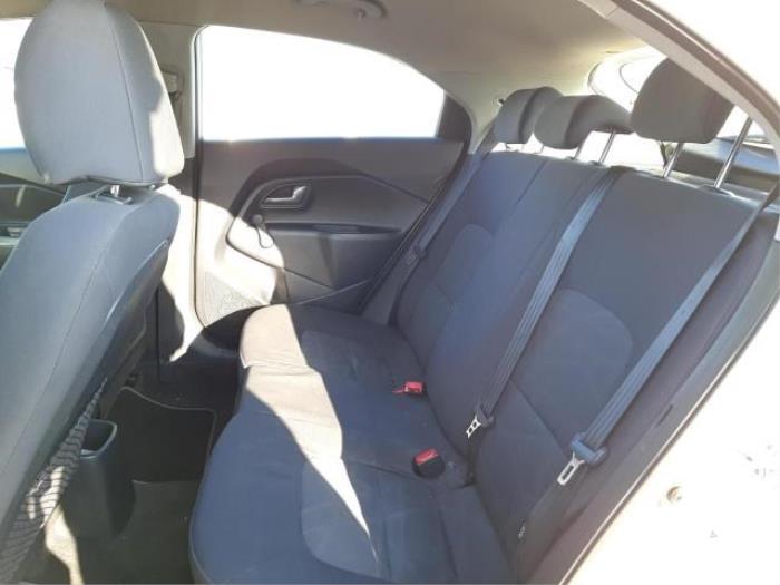 Kia Rio III 1.1 CRDi VGT 12V Sloopvoertuig (2012, Wit)