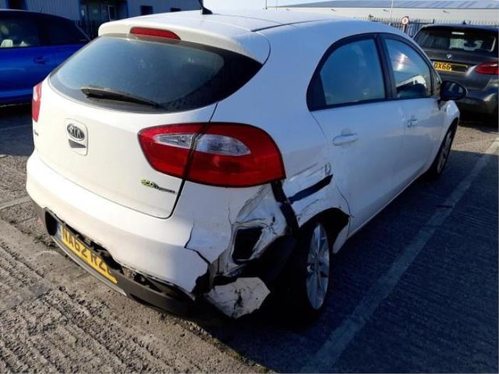 Kia Rio III 1.1 CRDi VGT 12V Sloopvoertuig (2012, Wit)