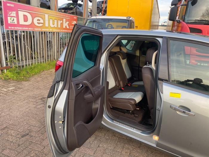 Opel Meriva 1.4 Turbo 16V Ecotec Sloopvoertuig (2010, Licht, Grijs)