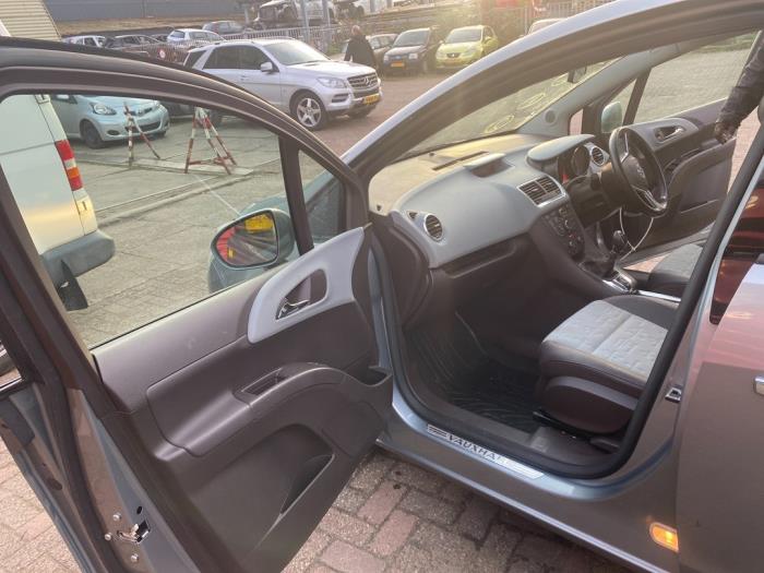 Opel Meriva 1.4 Turbo 16V Ecotec Sloopvoertuig (2010, Licht, Grijs)