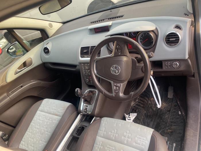 Opel Meriva 1.4 Turbo 16V Ecotec Sloopvoertuig (2010, Licht, Grijs)