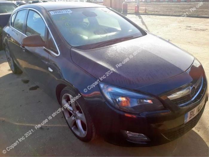 Opel Astra J 1.4 Turbo 16V Sloopvoertuig (2010, Zwart)